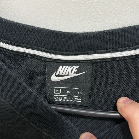 Nike Center Swoosh Woman’s Crew Neck size XL - Picture 2 of 4